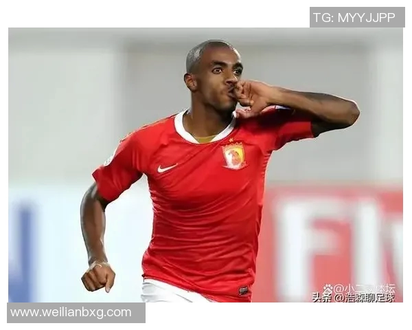 我心目中的足球巨星他在场上的风采与成就令人难以忘怀