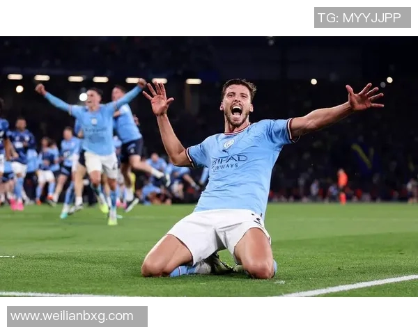 球场外的足球明星生活揭秘他们的个人魅力与影响力